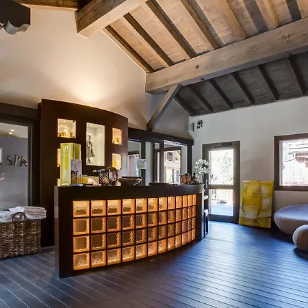 Hotell Tsanteleina 4*