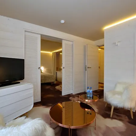 Hotel Tsanteleina 4*