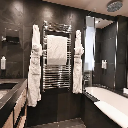 Tsanteleina Hotell 4*