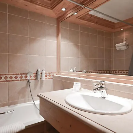 Tsanteleina 4*